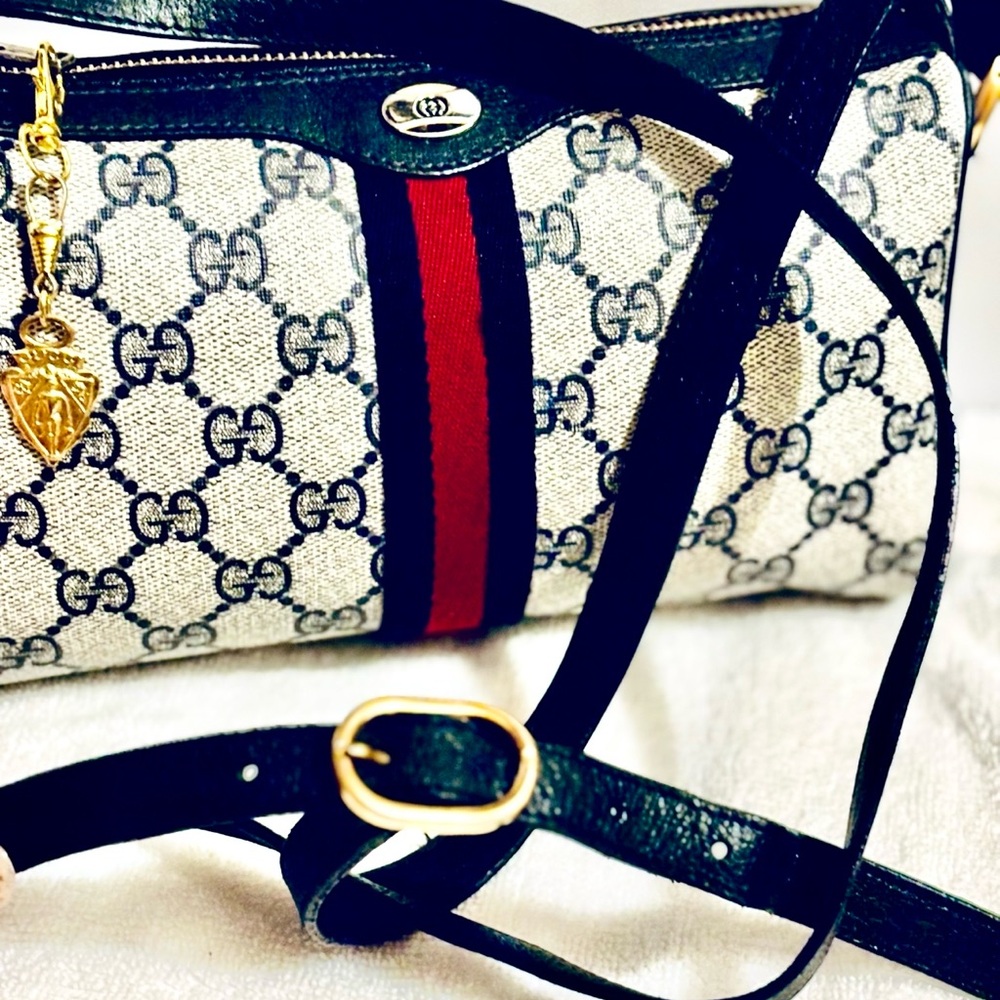 Gucci Crossbody Bag - Picture 8 of 16